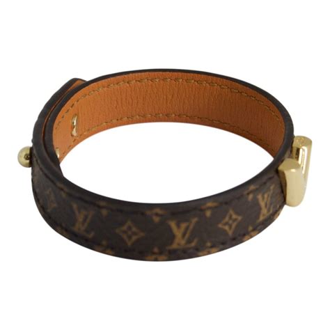 lv essential bracelet